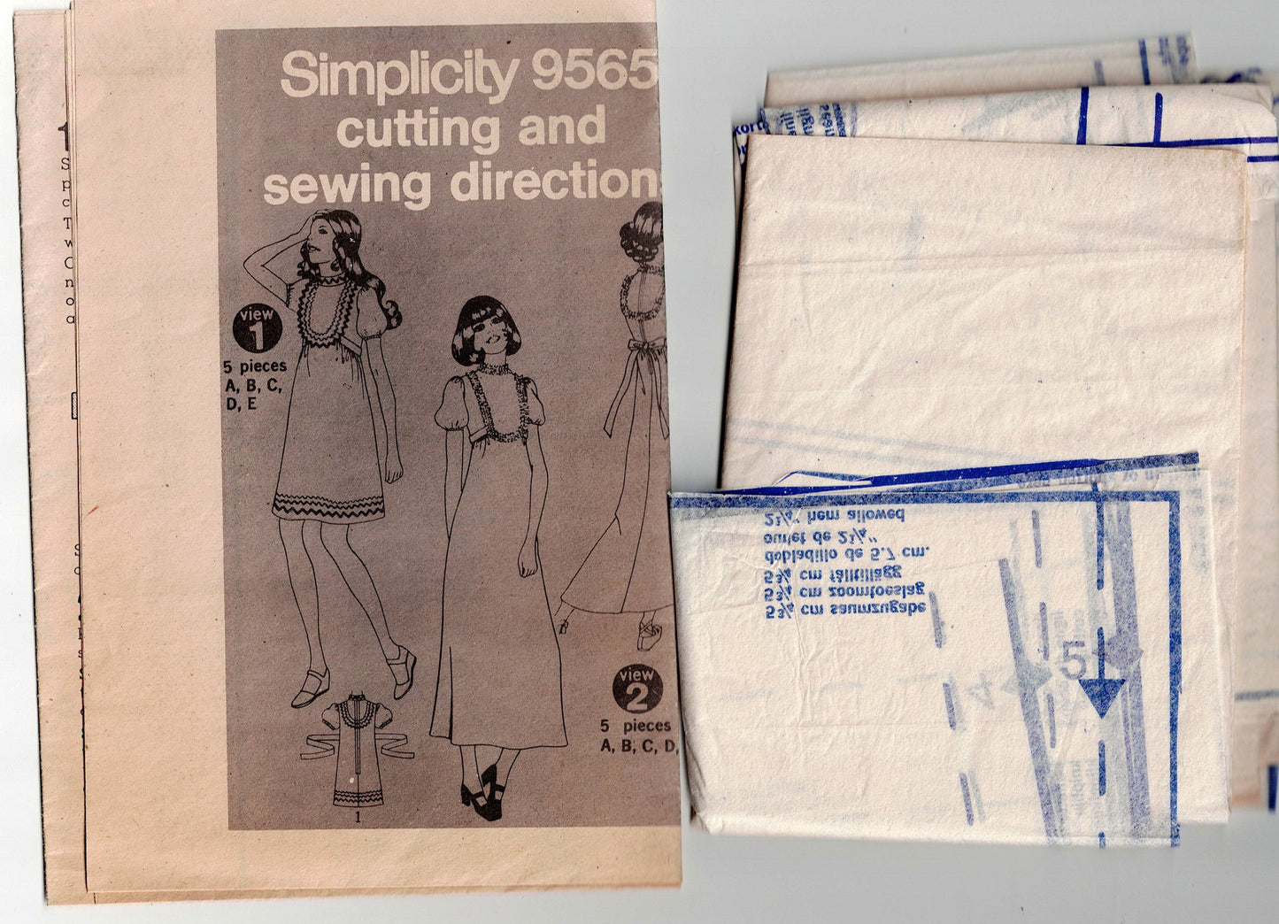Simplicity 9565 Womens High Waisted Puff Sleeved Dresses 1970s Vintage Sewing Pattern MEDIUM Bust 34 - 36 Inches