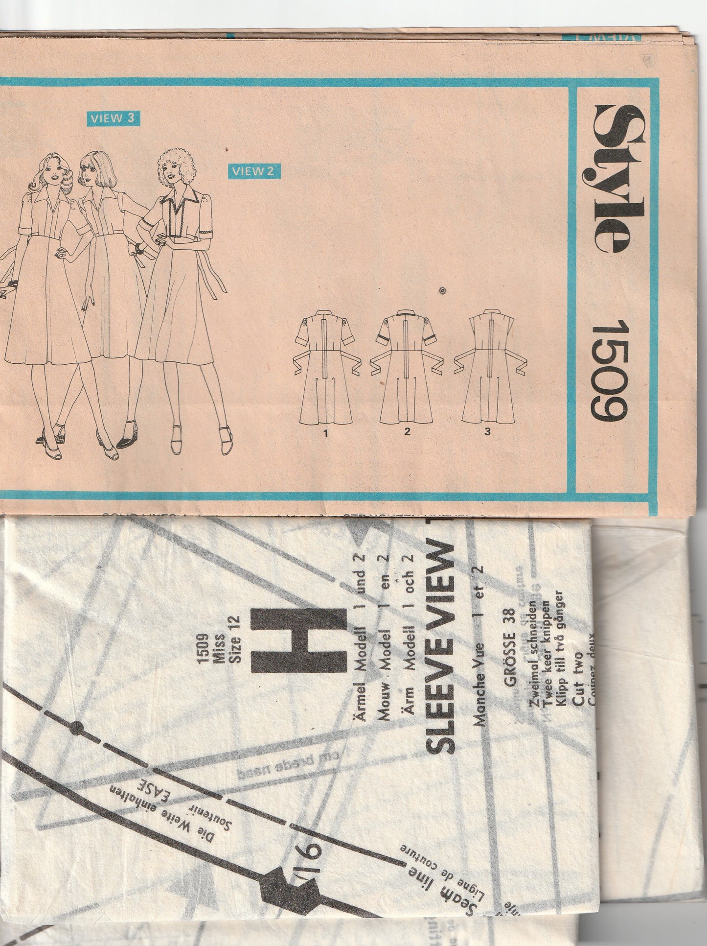 Style 1509 Womens High Waisted Yoked Dress with Contrast 1970s Vintage Paper Sewing Pattern Size 12 Bust 34 Inches
