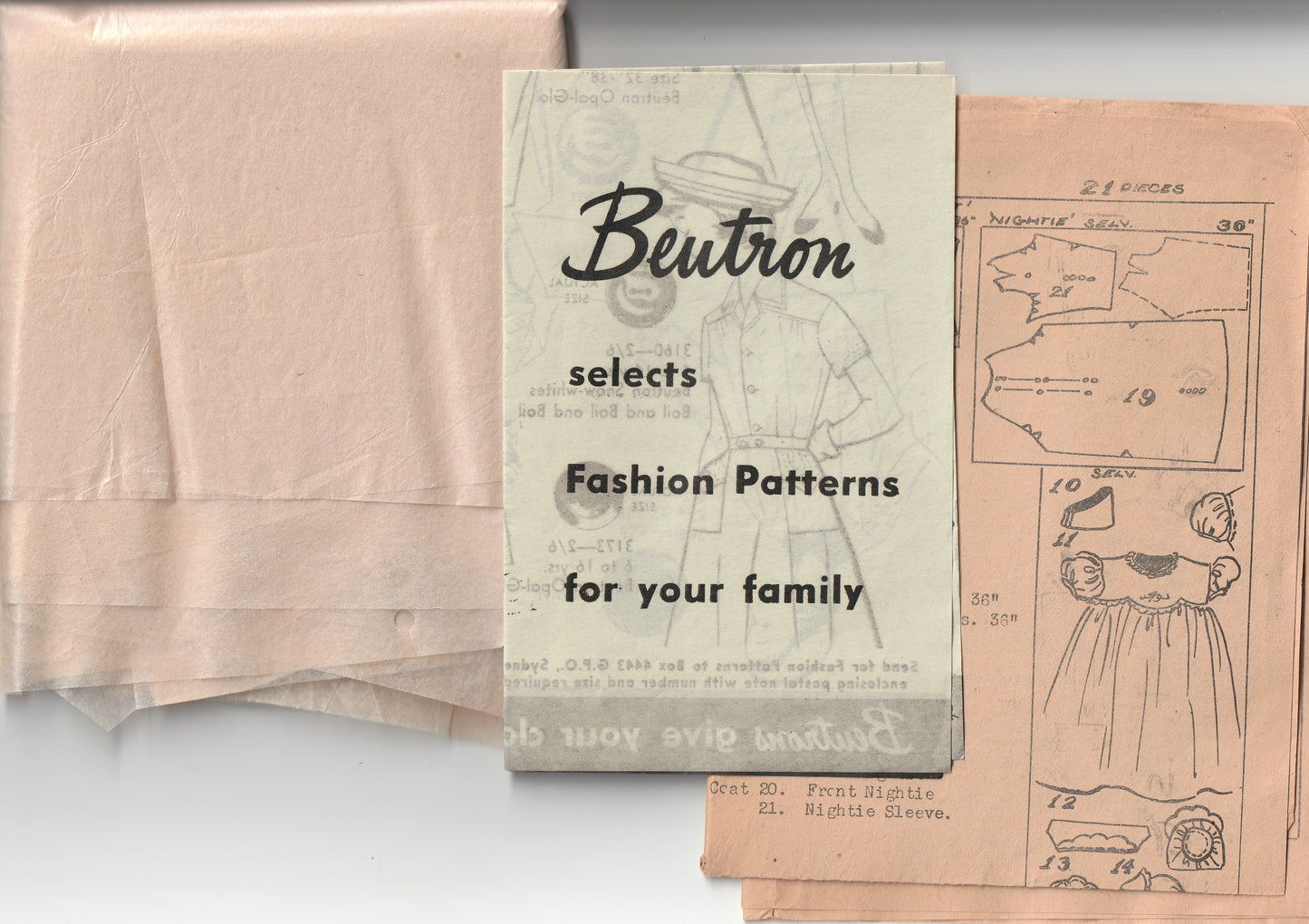 Fashion 3630 Traditional Baby Layette 1940s Vintage Paper Sewing Pattern Size 0-6 Months