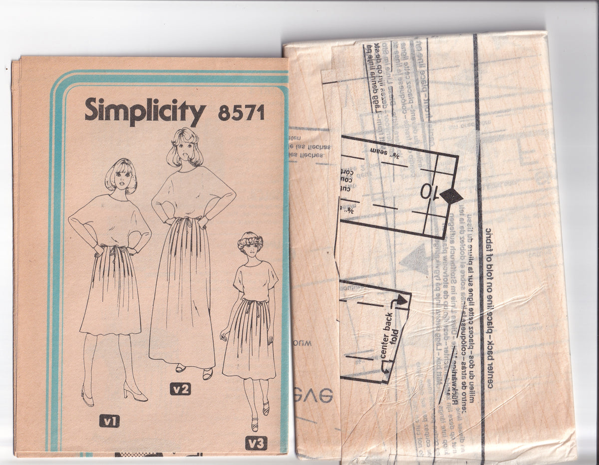 Simplicity 8571 Womens JIFFY Batwing Sleeved Top & Skirt 1970s Vintage ...