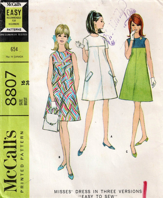 Patrón de costura vintage de los años 60 para vestido de verano con canesú y bloques de color 8807 de McCall, talla 16, busto de 36 pulgadas