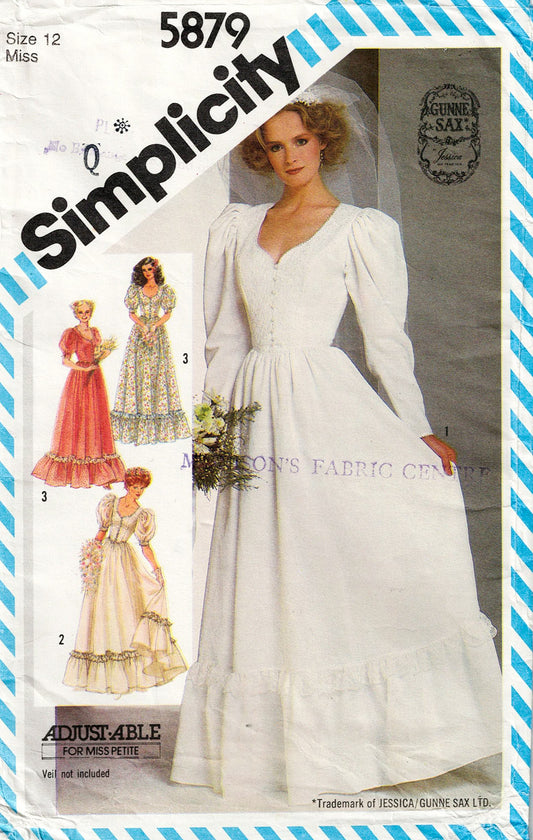Simplicity 5879