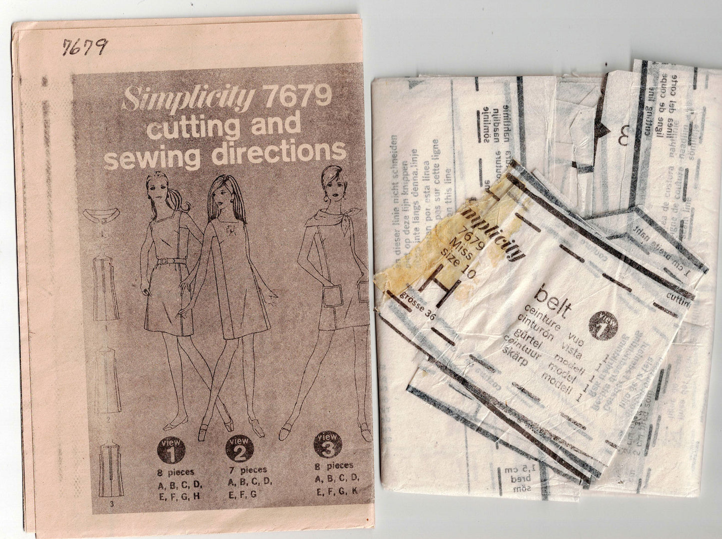 Simplicity 7679 Womens Colour Block Shift Dress 1960s Vintage Sewing Pattern Size 10 Bust 32.5 inches