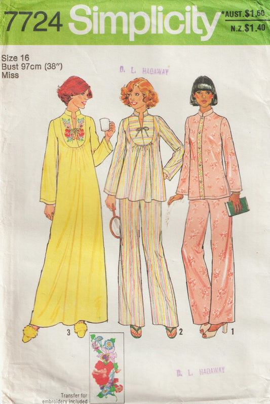 Simplicity 7724