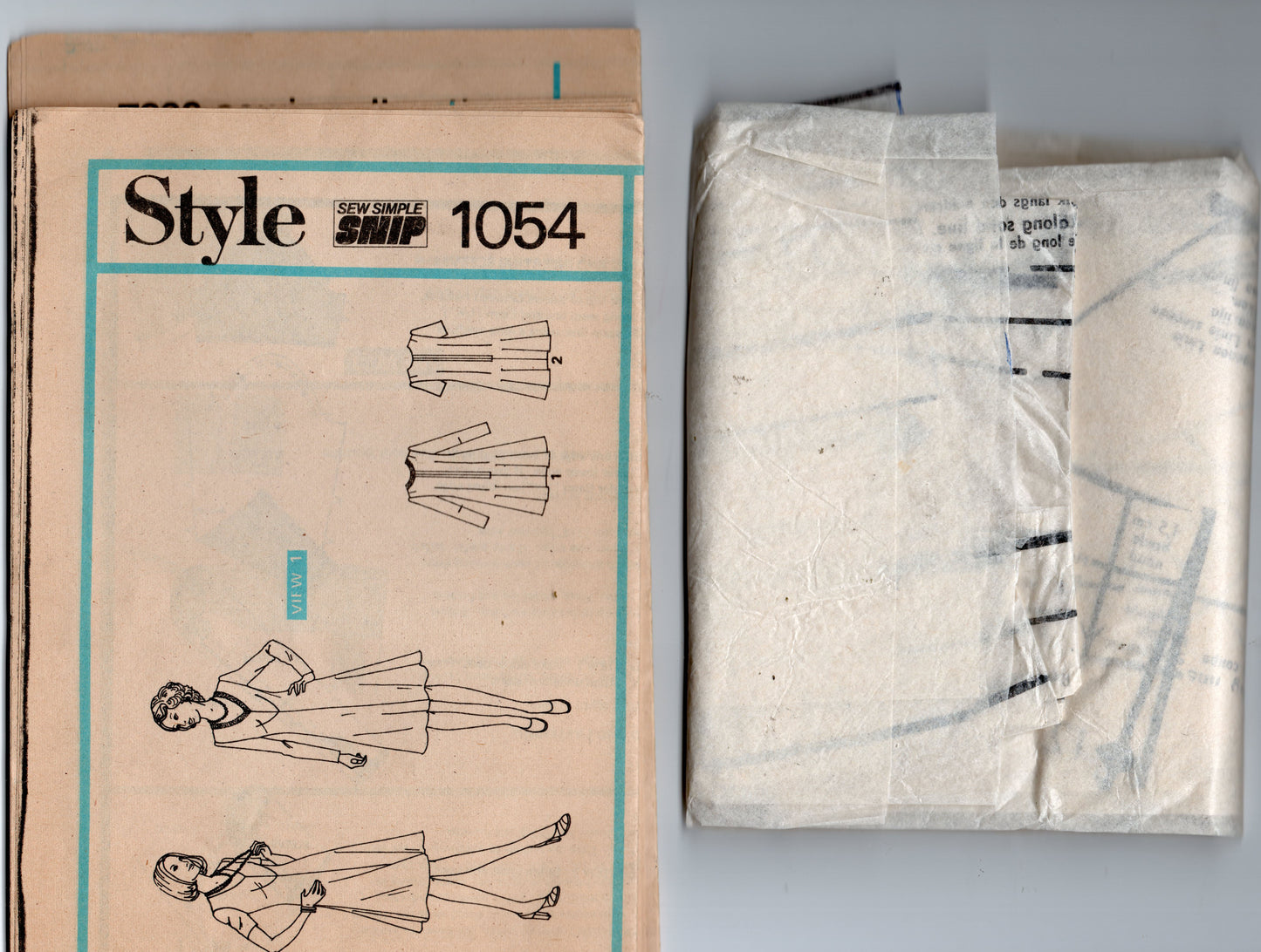 Style 1054 Womens EASY Fit & Flare Dress 1970s Vintage Sewing Pattern Size 14 Bust 36 inches