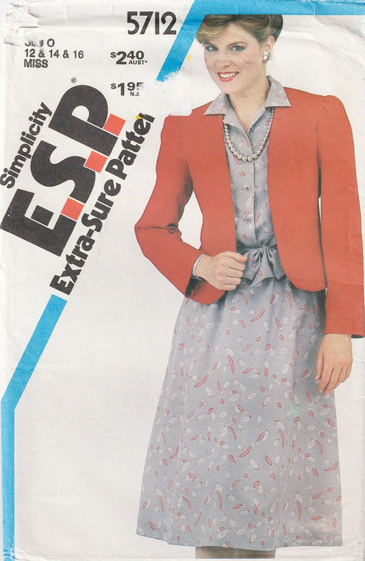 Simplicity 5712